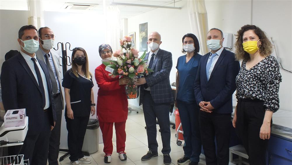 Hastanemizde ''12 Mayıs Hemşireler Günü'' çiçeklerle kutlandı.